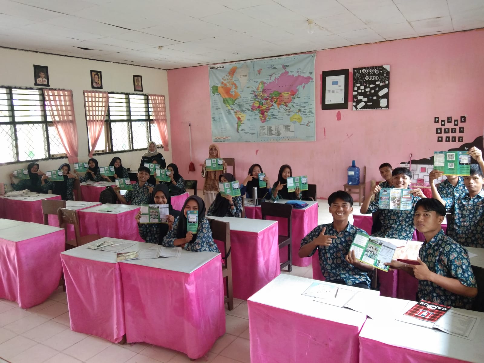 MAN 2 Bungo Terima Kunjungan Tim Sosialisasi Kampus Akbid Amanah Muara Bungo