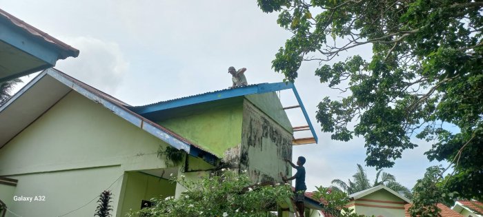 Rehab Ruang Kelas X, MAN 2 Bungo Tingkatkan Kenyamanan dan Kualitas Belajar Siswa