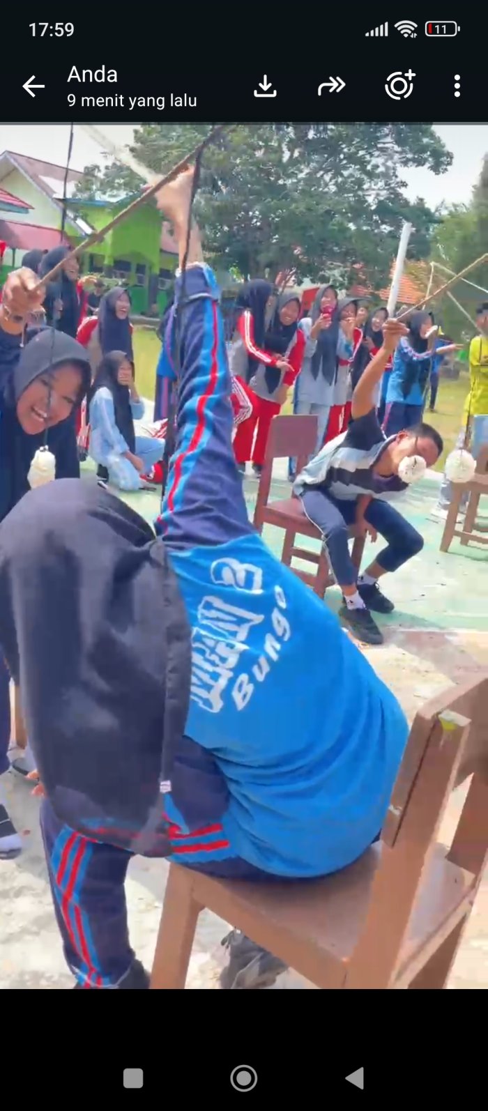 Lomba Makan Kerupuk di MAN 2 Bungo: Penuh Semangat, Tawa, dan Keceriaan
