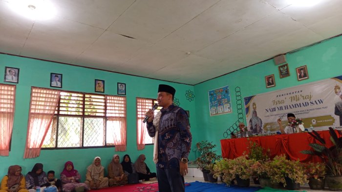 Hikmah Isra Miraj: Ustadz Riadussolihi Tegaskan Pentingnya Salat untuk Membentuk Pribadi Disiplin dan Berprestasi