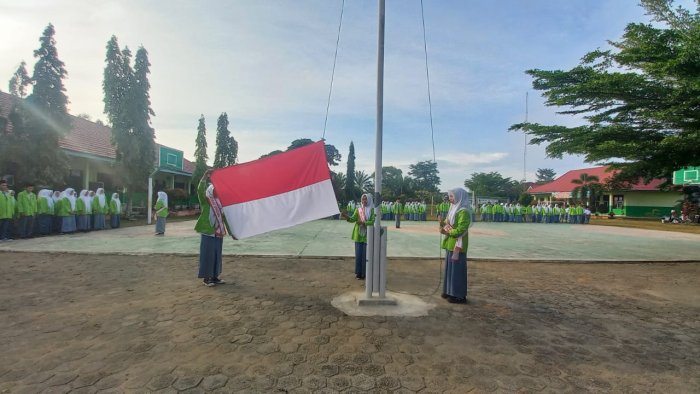 MAN 2 Bungo Gelar Upacara Bendera Sekaligus Peringati Hari Pahlawan, Tanamkan Semangat Nasionalisme pada Siswa
