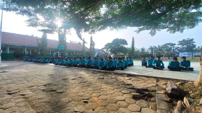 MAN 2 Bungo Gelar Yasinan Rutin Setiap Jumat untuk Tingkatkan Spiritualitas dan Kebersamaan