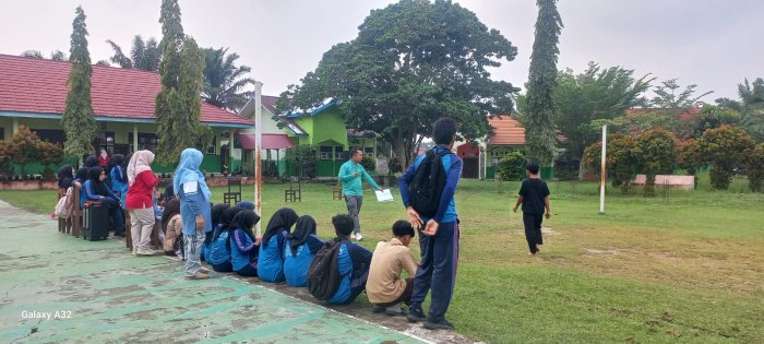 Semangat dan Kekompakan Warnai Lomba Balap Karung pada Classmeeting MAN 2 Bungo Semangat dan Kekompakan Warnai Lomba Balap Karung pada Classmeeting MAN 2 Bungo