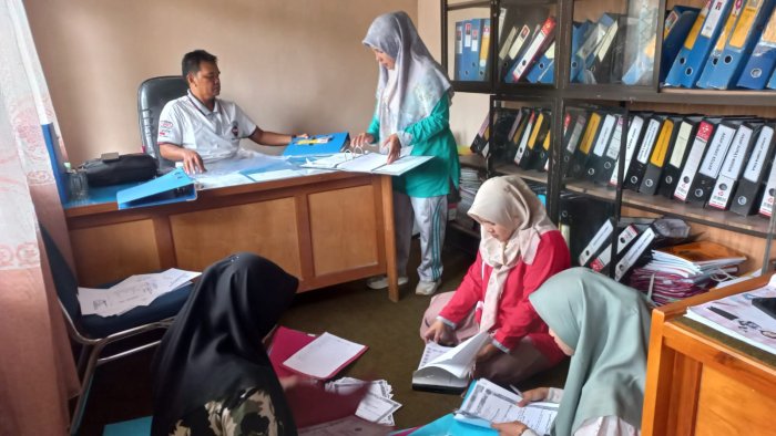 Kaur TU dan Staf Tata Usaha MAN 2 Bungo Matangkan Persiapan Menjelang Penilaian Kinerja Kepala Madrasah