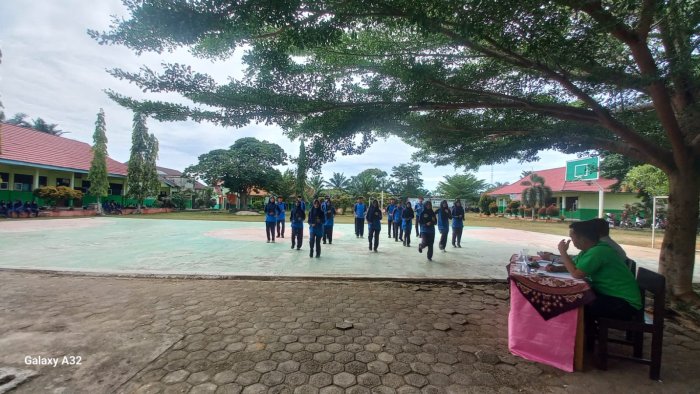 Kelas XI D MAN 2 Bungo Tampil Paling Kompak