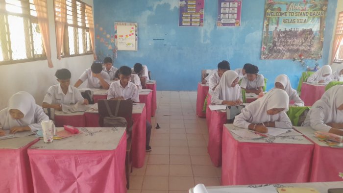 Ibu Epi Zarni, S.Pd Hadirkan Pembelajaran Kesetimbangan Kimia yang Interaktif di Kelas X