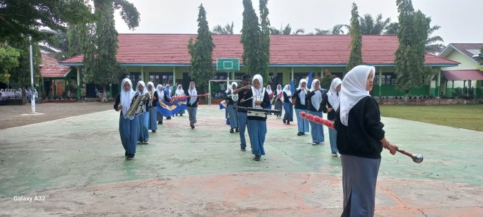 Semarak HUT ke-81 RI, Siswa MAN 2 Bungo Intensif Latihan Drumband