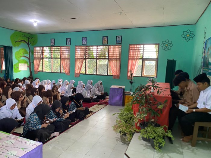 Keluarga Besar MAN 2 Bungo Gelar Yasinan dan Doa Bersama untuk Almarhumah Ibu Yuliarti, S.Pd Keluarga Besar MAN 2 Bungo Gelar Yasinan dan Doa Bersama untuk Almarhumah Ibu Yuliarti, S.Pd