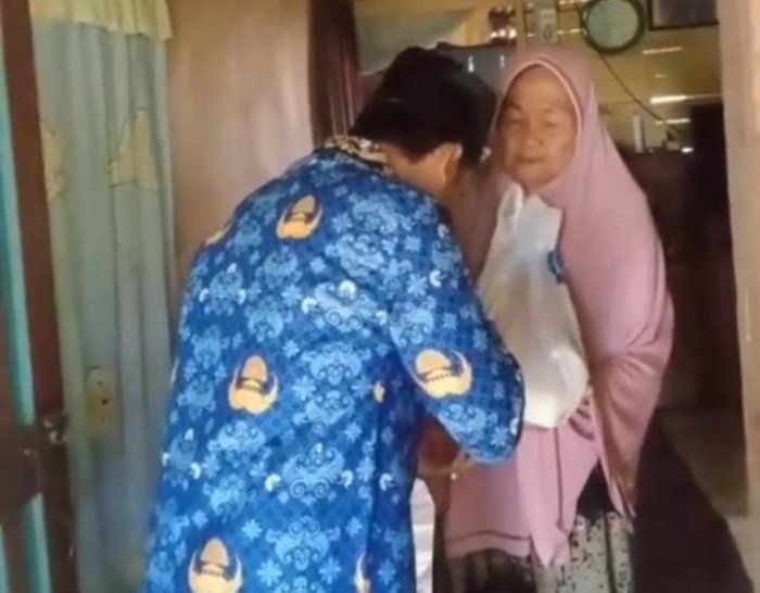 Persiapan Pelantikan PPPK Tahap II Non Optimalisasi Kemenag RI, Staf MAN 2 Bungo Ikut Program Berbagi Sembako