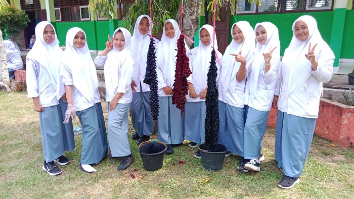 Kreativitas Siswa MAN 2 Bungo: Proses Pembuatan Batik Jumputan oleh Kelas X-A