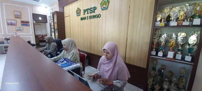 Guru MAN 2 Bungo Tingkatkan Kompetensi Melalui Pelatihan KBC di Aplikasi Pintar Kemenag