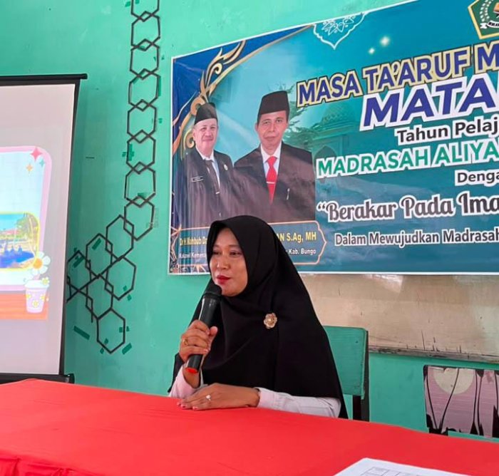 Waka Kurikulum MAN 2 Bungo, Ibu Lina, S.Pd.I, Jadi Pemateri MATAMUDA: Tanamkan Kurikulum Berbasis Cinta, Moderasi Beragama, dan Semangat Waka Kurikulum MAN 2 Bungo, Ibu Lina, S.Pd.I, Jadi Pemateri MATAMUDA: Tanamkan Kurikulum Berbasis Cinta, Moderasi Beragama, dan Semangat