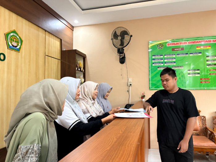 Abi Hambali, Siswa MAN 2 Bungo yang Baru Lulus, Ambil SKL untuk Persyaratan Kuliah di PTSP