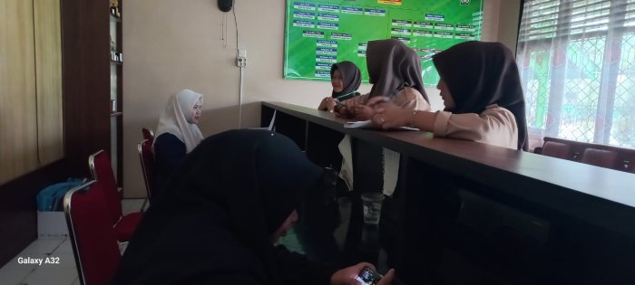 Challenge Hari Terakhir MATAMUDA, Murid Baru MAN 2 Bungo Kenali Guru Lewat Tantangan Membaca Al-Fatihah Challenge Hari Terakhir MATAMUDA, Murid Baru MAN 2 Bungo Kenali Guru Lewat Tantangan Membaca Al-Fatihah