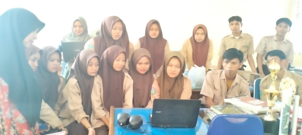 Antusiasme Guru dan Siswa MAN 2 Bungo Mengikuti Webinar Series Kedua Peringatan Hari Gizi Nasional 2025 (Seri-2)