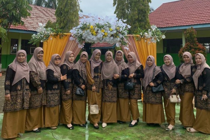 Kepala MAN 2 Bungo, Kaur TU, Guru, dan Staf Kompak Kenakan Seragam di Ajang PORSEKA