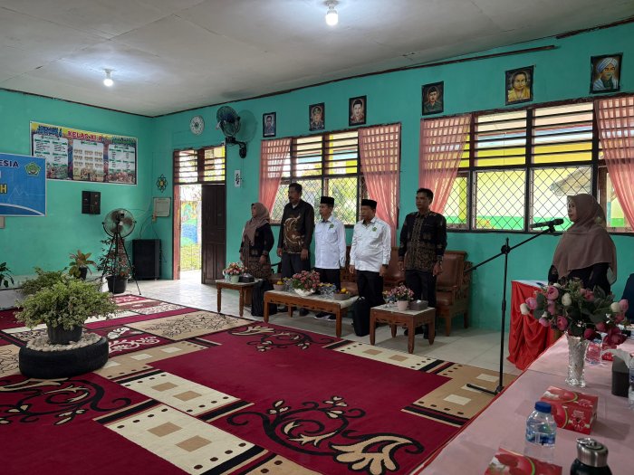 Pembukaan PKKM di MAN 2 Bungo Diawali dengan Penghayatan Lagu Indonesia Raya