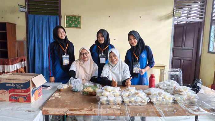 Hari Ketiga MATAMUDA, Panitia dan OSIM Kompak Menyiapkan Konsumsi untuk Kelancaran Kegiatan Hari Ketiga MATAMUDA, Panitia dan OSIM Kompak Menyiapkan Konsumsi untuk Kelancaran Kegiatan