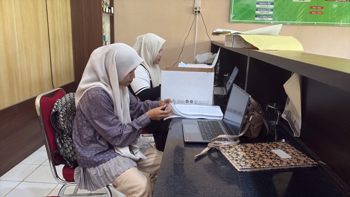 Tingkatkan Tertib Administrasi, TU MAN 2 Bungo Laksanakan Penyusunan Jurnal Guru Tahun Pelajaran 2026/2027 Tingkatkan Tertib Administrasi, TU MAN 2 Bungo Laksanakan Penyusunan Jurnal Guru Tahun Pelajaran 2026/2027