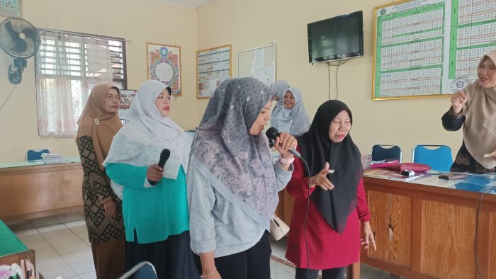 Guru MAN 2 Bungo Mulai Latihan Estafet Lagu Jelang Lomba HAB Kemenag