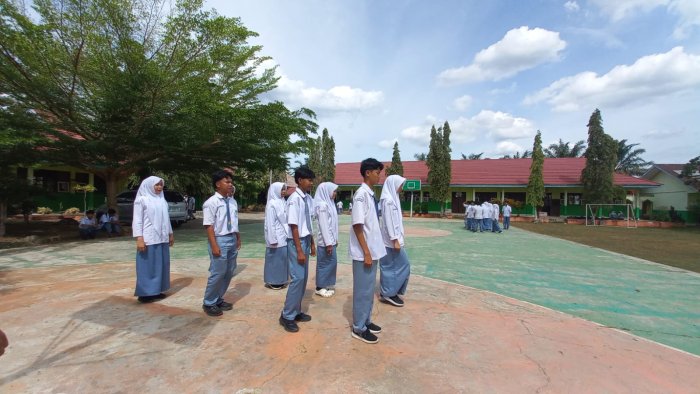 Langkah Serempak, Semangat Tak Retak! Kelas X B Siap Tampil di Lomba LKBB Pensi Antar Kelas