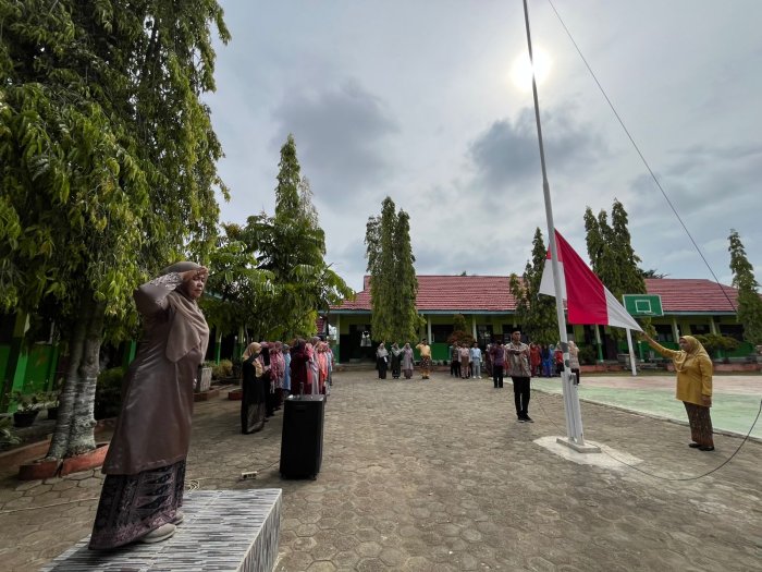 MAN 2 Bungo Gelar Upacara Peringatan Hari Guru Nasional Ke-80 Tahun 2025