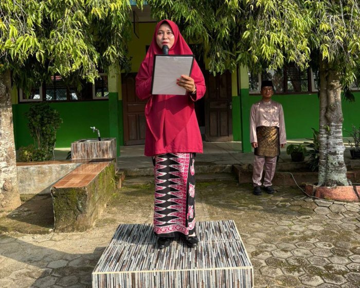 Semarak HUT Provinsi Jambi, MAN 2 Bungo Laksanakan Upacara 