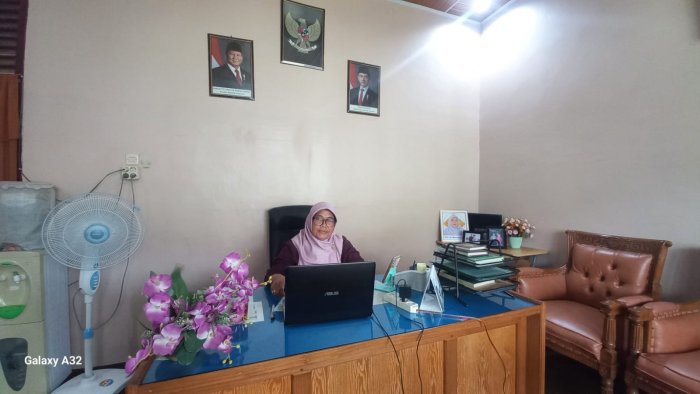 Kepala MAN 2 Bungo Ikuti Pembinaan Kepegawaian Kanwil Kemenag Jambi Bersama Staf Ahli Menteri Agama Melalui Zoom Meeting