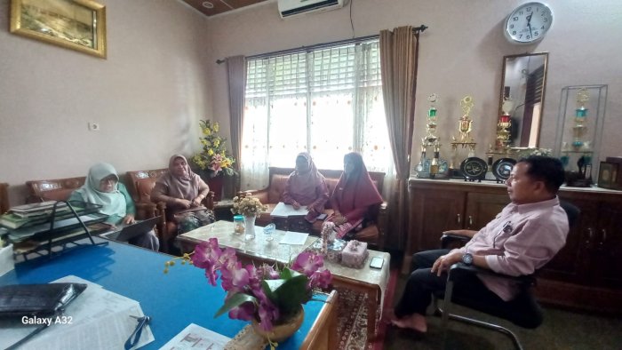 Kepala MAN 2 Bungo Bersama Wakil Kepala Madrasah Gelar Rapat Persiapan PHBI