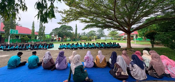 Bangun Karakter Islami, MAN 2 Bungo Gelar Yasinan Rutin Bersama Siswa dan Guru