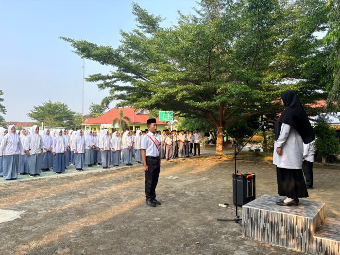 Apel MATAMUDA MAN 2 Bungo Resmi Dibuka, Waka Kurikulum Tekankan Disiplin, Karakter, dan Semangat Belajar Apel MATAMUDA MAN 2 Bungo Resmi Dibuka, Waka Kurikulum Tekankan Disiplin, Karakter, dan Semangat Belajar