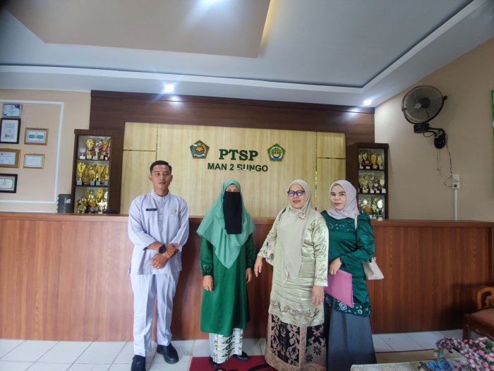 Tim Perpustakaan Muara Bungo Lakukan Kunjungan Untuk Meminta Rekapan Data Pengunjung Dan Peminjaman Di MAN 2 Bungo