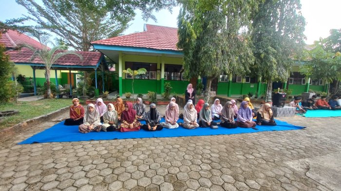 Yasinan Rutin Siswa MAN 2 Bungo: Meneladani Sunnah dan Al-Qur'an