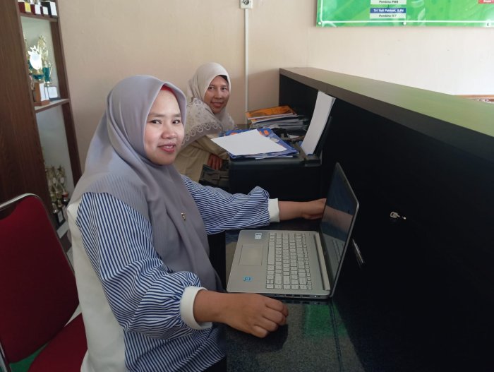 Proktor dan Teknisi MAN 2 Bungo Lega Setelah Sukses Menyelenggarakan Tes Kemampuan Akademik