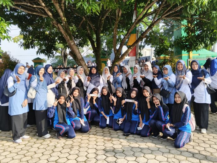 MAN 2 Bungo Meriahkan Jalan Santai Kerukunan HAB ke-80 Kemenag, Perkuat Persatuan dalam Keberagaman