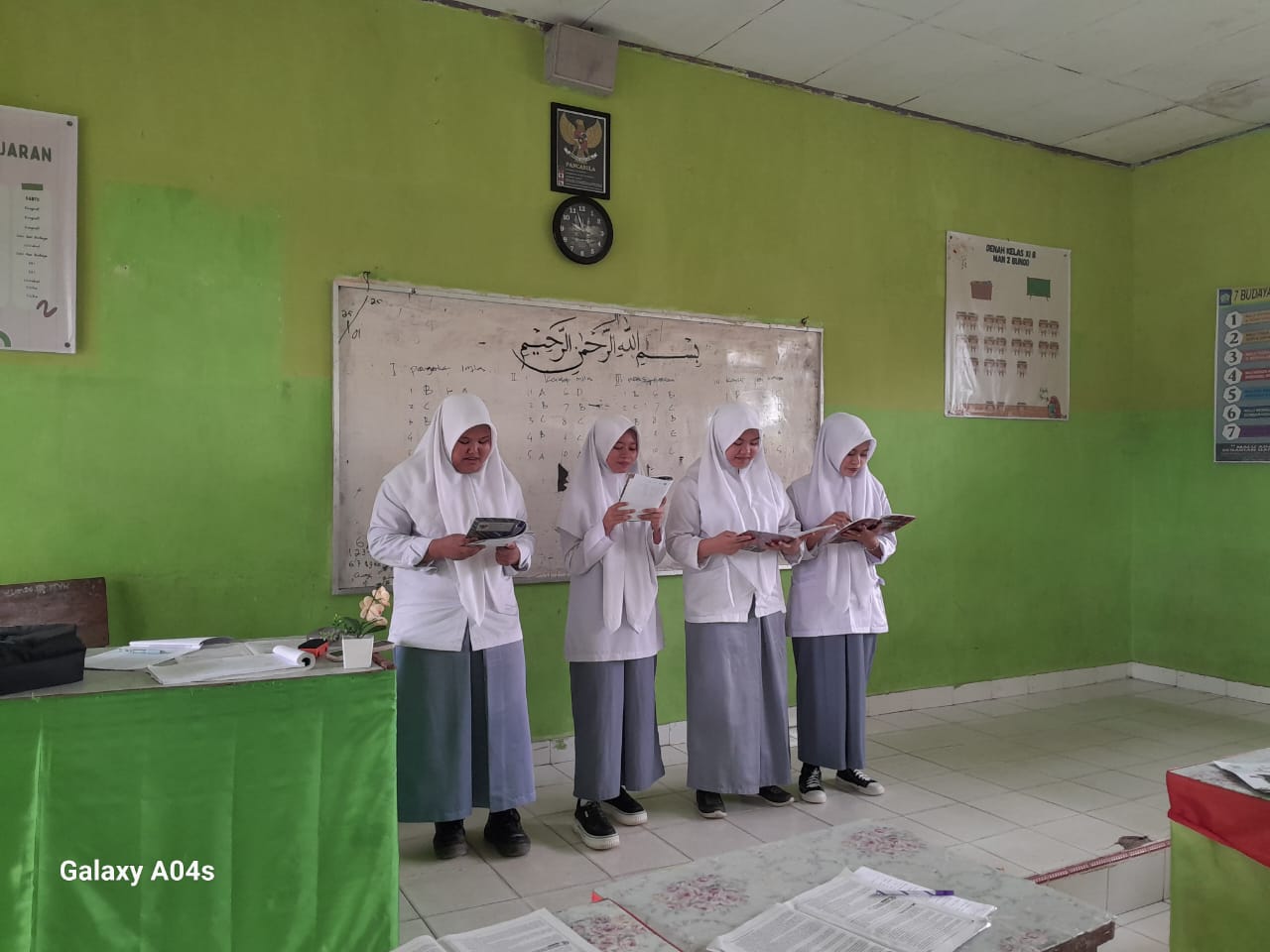 Membaca Puisi Tingkatkan Semangat Belajar Siswa MAN 2 Bungo