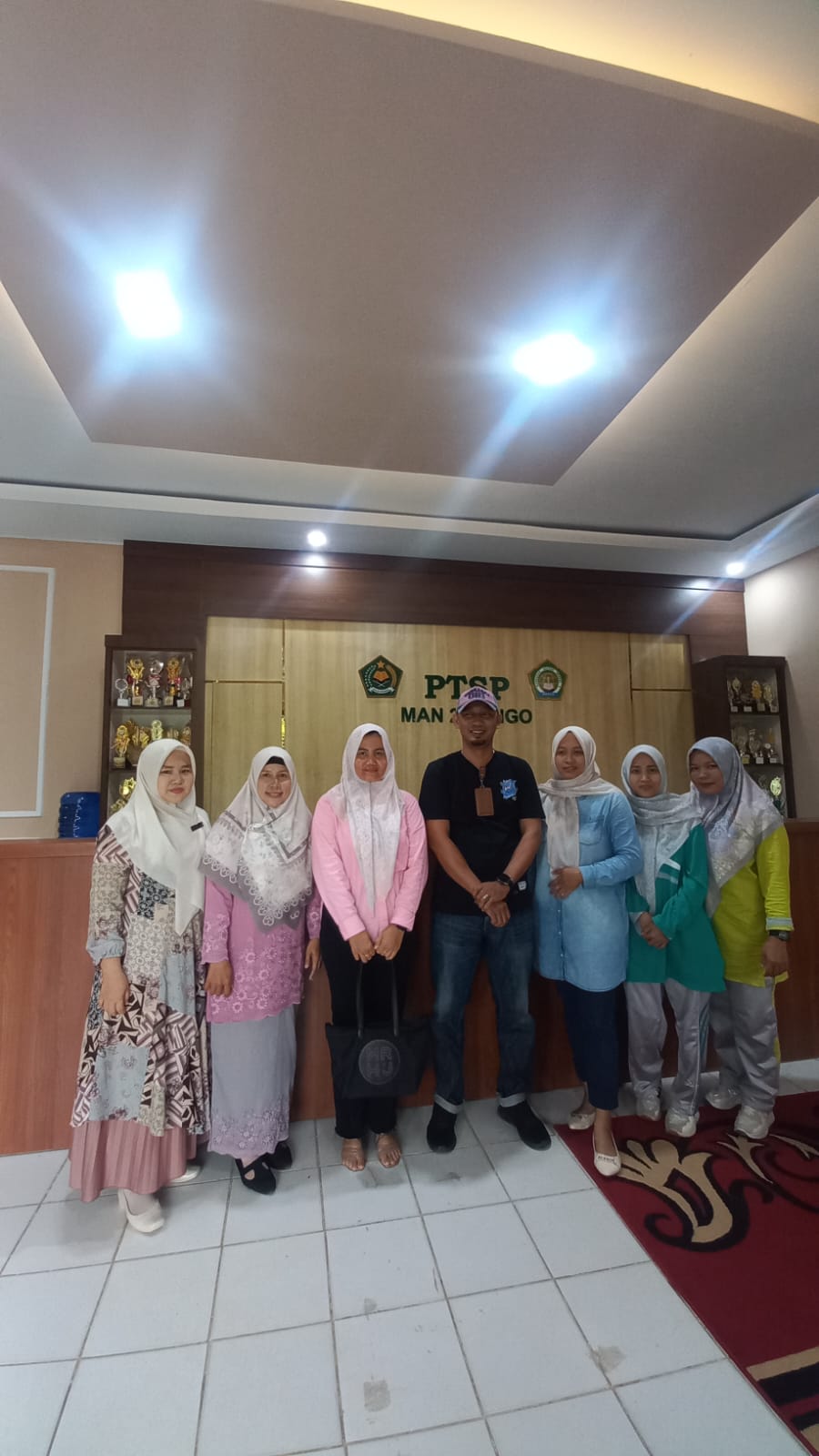 TIM KESEHATAN DARI PUSKESMAS MUARA BUNGO II KEMBALI SAMBANGI MAN 2 BUNGO DALAM RANGKA PELAKSANAAN KEGIATAN CEK KESEHATAN DASAR.