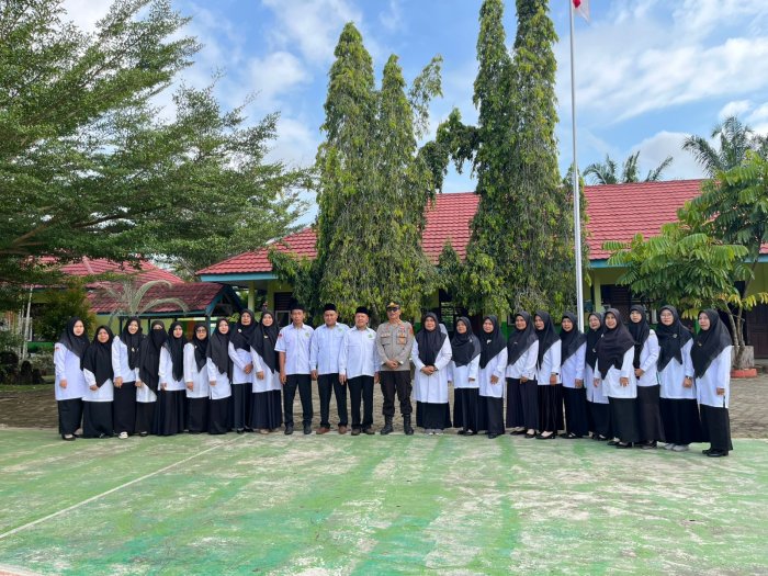 Jadi Pembina Upacara Di MAN 2 Bungo, AKP Asmawi Ingatkan Tentang Disiplin, Aturan, Narkoba Serta Pengunaan Adroid