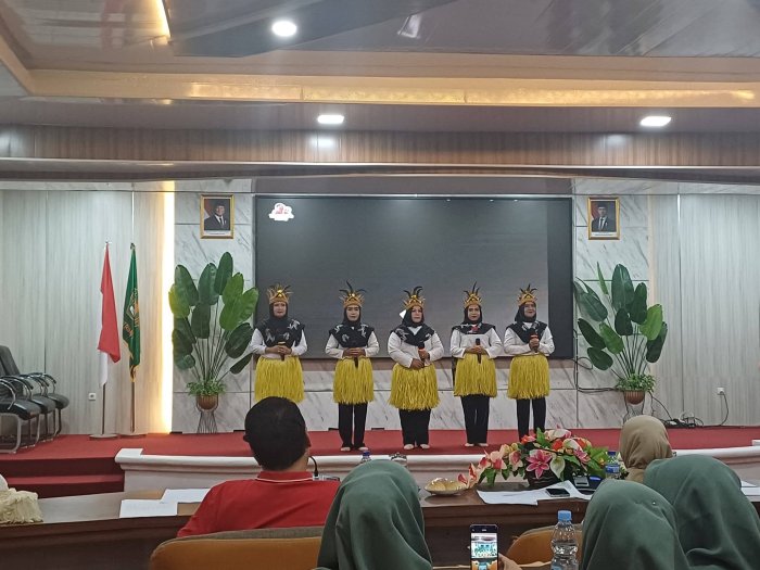 Ibu Hj. Mukhlisa, S.Pd.I Wakili MAN 2 Bungo dalam Paduan Suara HAB ke-80 Kemenag Provinsi Jambi