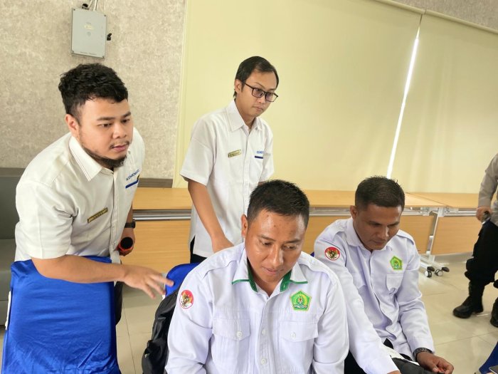 Bendahara dan Operator MAN 2 Bungo Ikuti Pendampingan Penyusunan RPD di KPPN Tipe A2 Muara Bungo