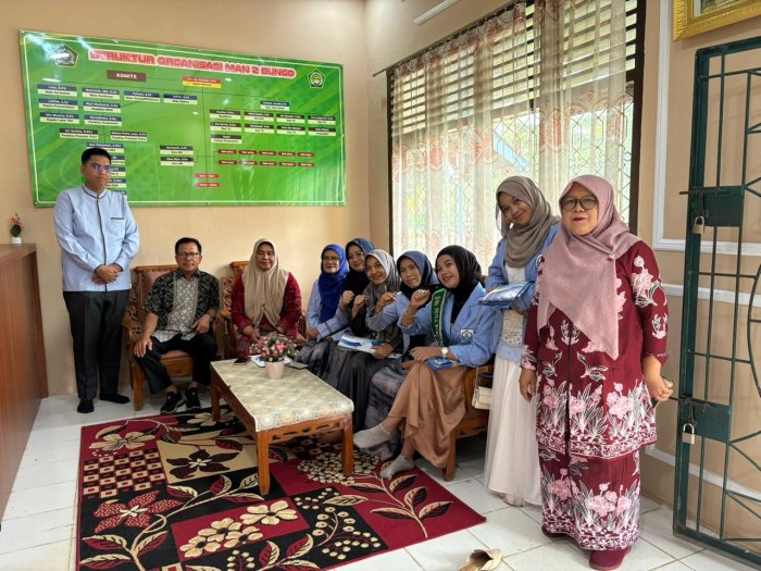 Tim Sosialisasi Kampus IAI YASNI Bungo Kunjungi MAN 2 Bungo