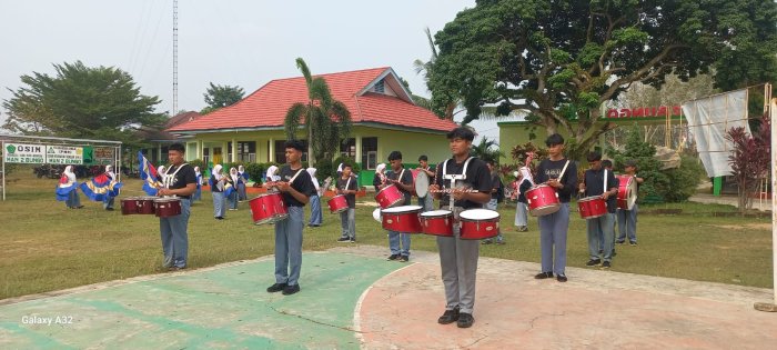 Gencar Berlatih, Siswa MAN 2 Bungo Siapkan Penampilan Drumband Terbaik
