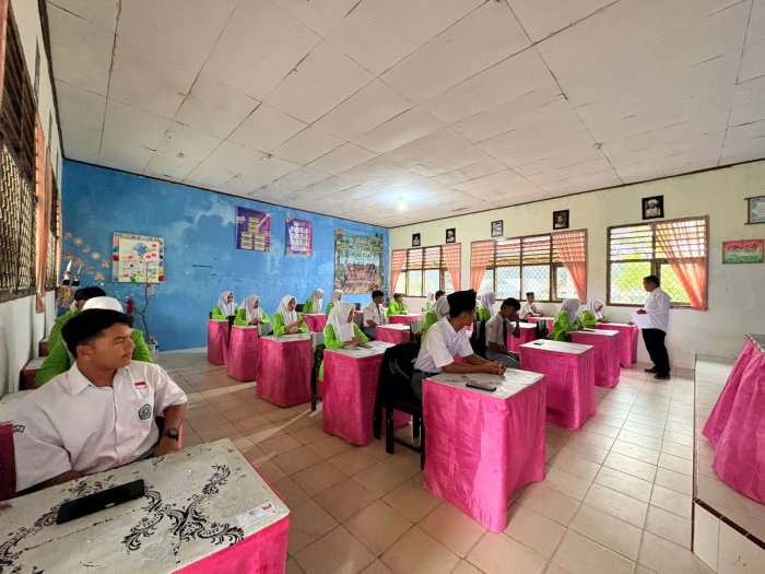 Hari Kedua Ujian Madrasah di MAN 2 Bungo Berlangsung Tertib dan Lancar