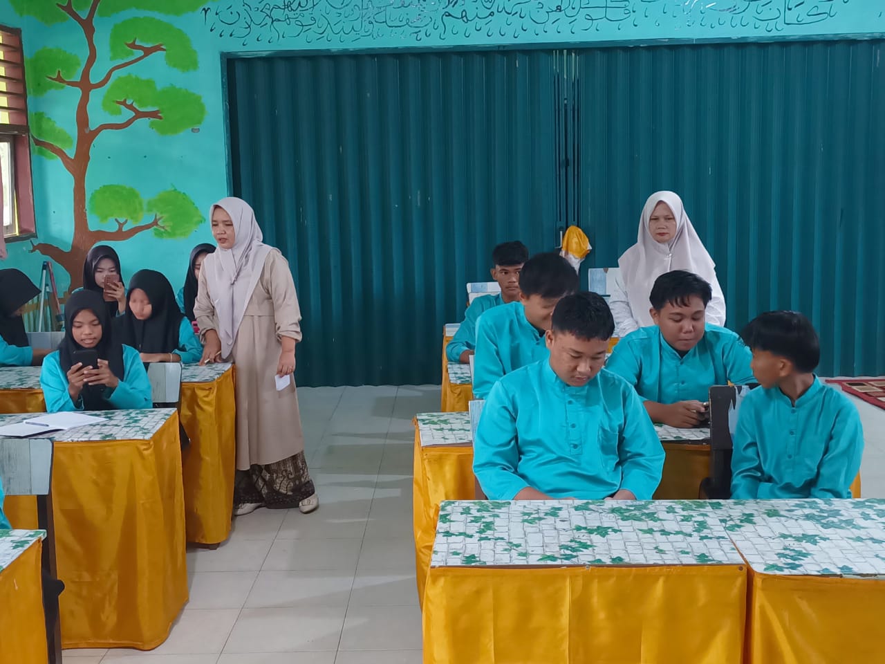 SIMULASI UJIAN SEMESTER GENAP, MAN 2 BUNGO GUNAKAN APLIKASI EXAMBRO