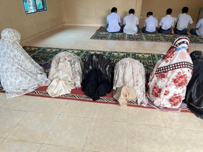 Suasana Khidmat Warnai Salat Dhuha Bersama dalam Pesantren Kilat MAN 2 Bungo