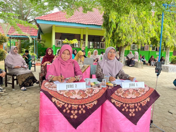 Ibu Yulisma dan Ibu Lina Jadi Juri Lomba Puisi di Ajang Porseka, Semarakkan Kreativitas Siswa