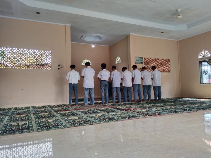 Siswa MAN 2 Bungo Laksanakan Sholat Dhuha, Wujudkan Generasi Berakhlak dan Disiplin