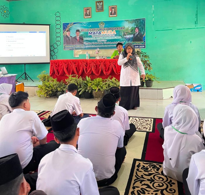 Waka Kesiswaan MAN 2 Bungo Bekali Murid Baru dengan Wawasan Keorganisasian pada MATAMUDA Waka Kesiswaan MAN 2 Bungo Bekali Murid Baru dengan Wawasan Keorganisasian pada MATAMUDA