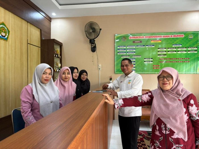 35 Siswa MAN 2 Bungo Terverifikasi Komitmen Pendidikan oleh Tim PKH