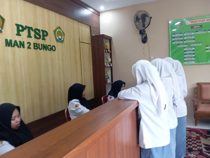 MAN 2 Bungo Berikan Pelayanan Prima bagi Siswa Kelas XII Terkait Pendaftaran SNBP Tahun 2026